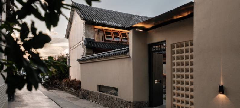 一宿YISUINN·栖海见山度假民宿(龙龛码头洱海生态廊道店)图片