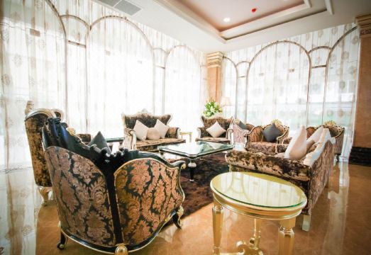 LK Crystal VilleHotel Overview