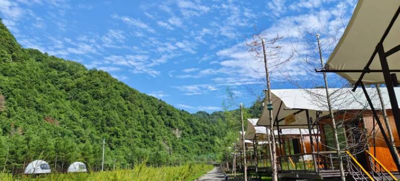 留坝诸葛亮点将台民宿图片