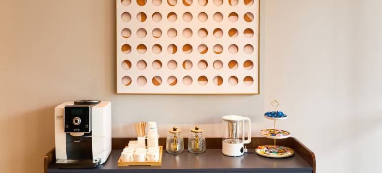 兰欧尚品酒店(阳泉平定县综合办公大楼青银高速出入口店)图片