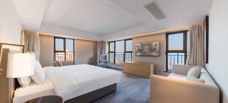 青岛石老人海水浴场极地海洋公园海景美仑酒店图片