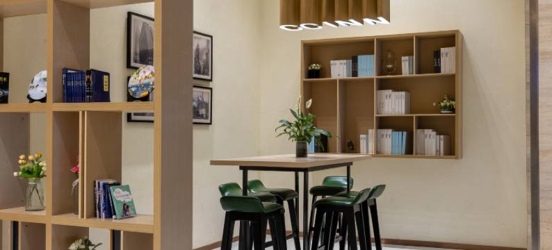 宜朵酒店(马山县高铁站人民广场店)图片