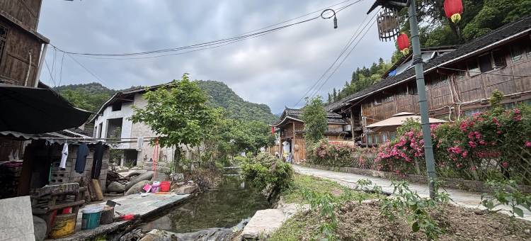 梵净山轻风假日民宿(寨沙侗寨店)图片