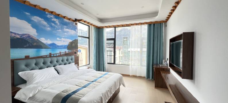 工布江达雅拉仁青客栈图片