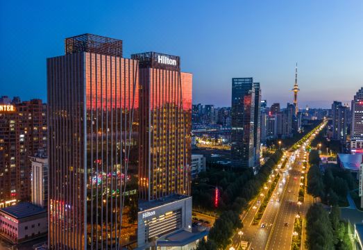 哈尔滨会展中心希尔顿酒店外景图