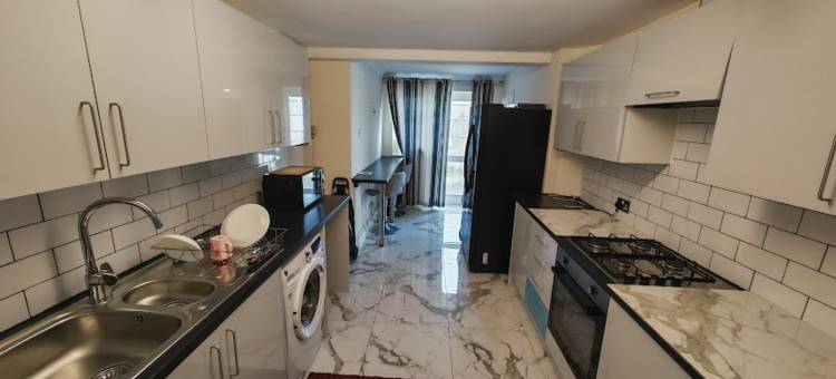 斯努兹登查尔维 – 免费停车，靠近M4 J6(SnoozeDen Chalvey – Free Parking, Near M4 J6)图片