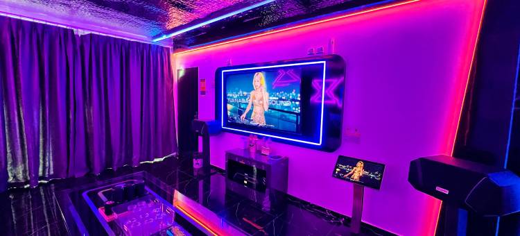 Dato Villa Lux KTV+Pool+BBQ(26pax) 12min to Jonker图片
