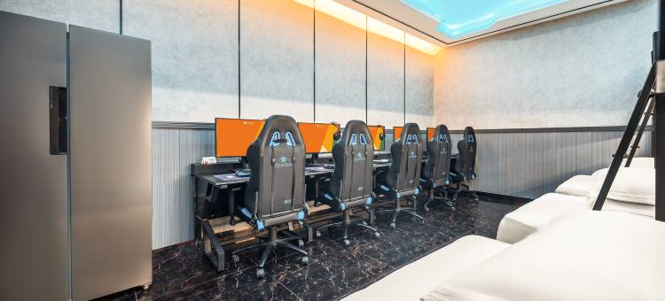 优恩电竞酒店(郑州高铁东站店)图片