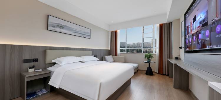 香橙云景酒店(信阳火车站天润广场店)图片