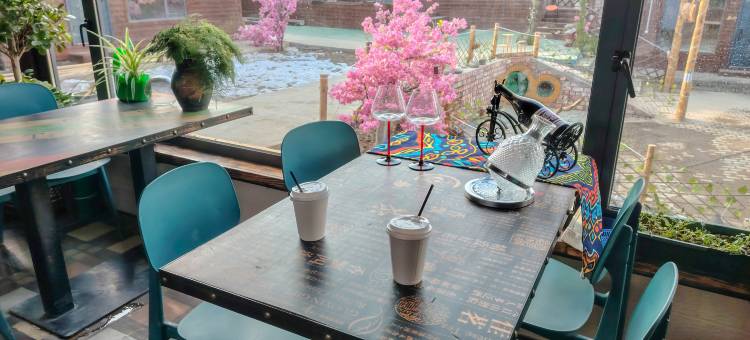 库尔德宁山与居民宿图片