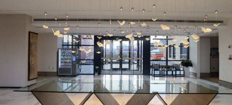 银川文化城凤凰幻城大酒店(国际会展中心高铁站店)图片