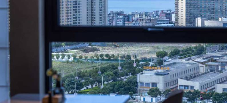 大理洱海公园万达广场亚朵酒店图片