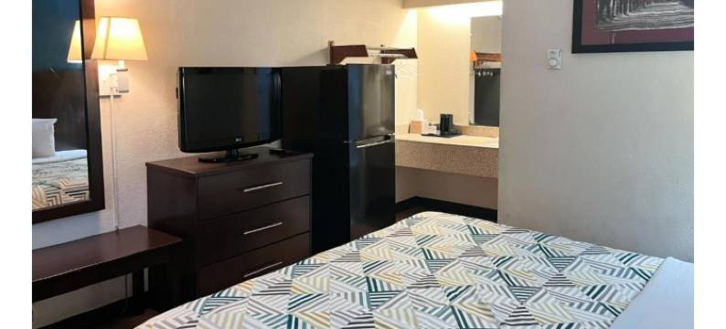 路易斯安那州什里夫波特 - 工业环路 6 号开放式公寓套房酒店(Studio 6 Suites Shreveport, LA – Industrial Loop)图片