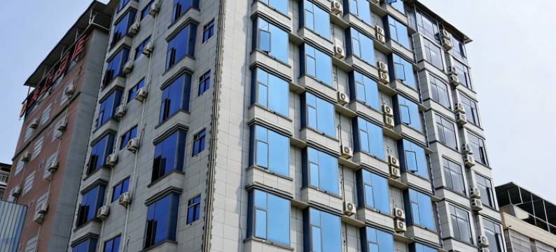 隆安维曼大酒店(华侨管理区店)图片