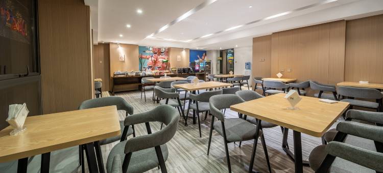 瑞尔潮悦酒店(广元万达广场澳体中心店)图片