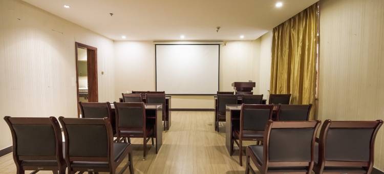 平顶山华悦栖岸酒店(河南城建学院白龟湖湿地公园店)图片