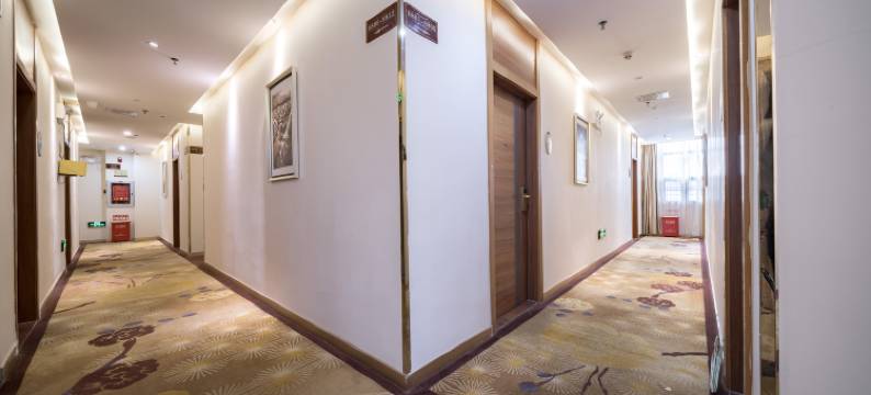 深圳华庭酒店(光明大街地铁站店)图片