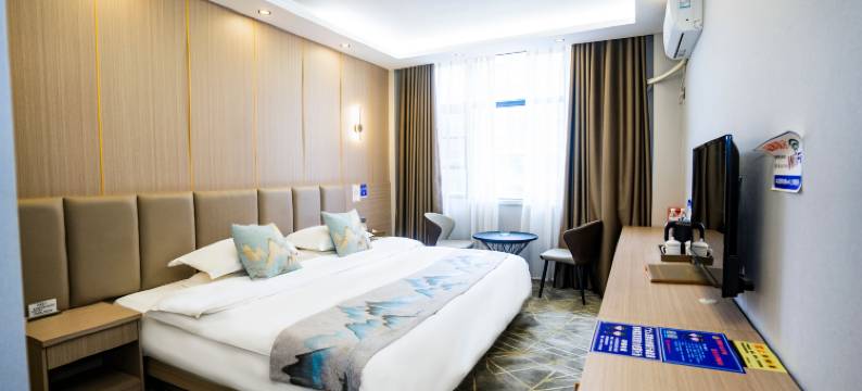 普安豪尊民族风情酒店图片