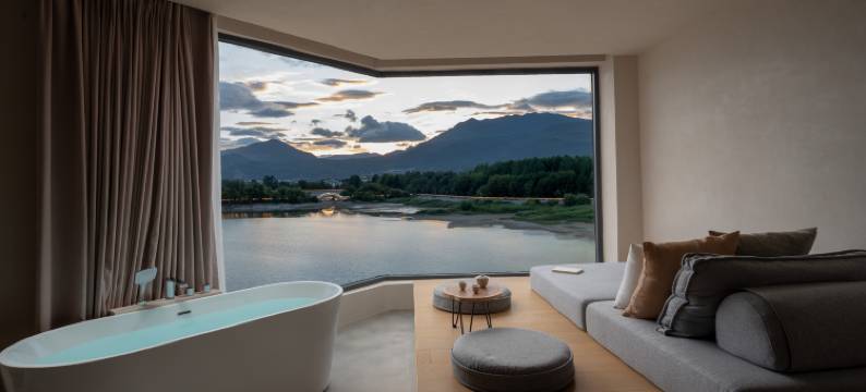 丽江云渡•日照金山·雪山湖景度假民宿图片