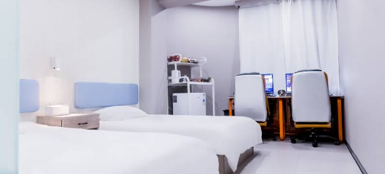 网鱼电竞酒店(天津滨海金街店)图片