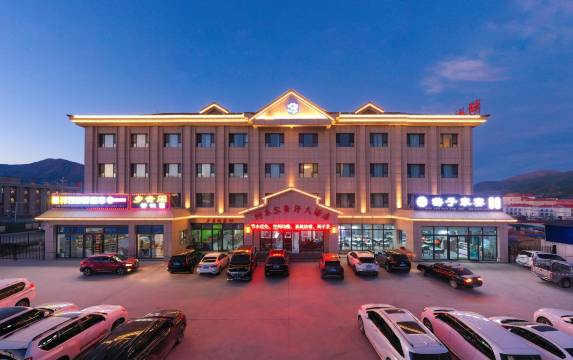 巴音布鲁克阿木尔赛汗大酒店