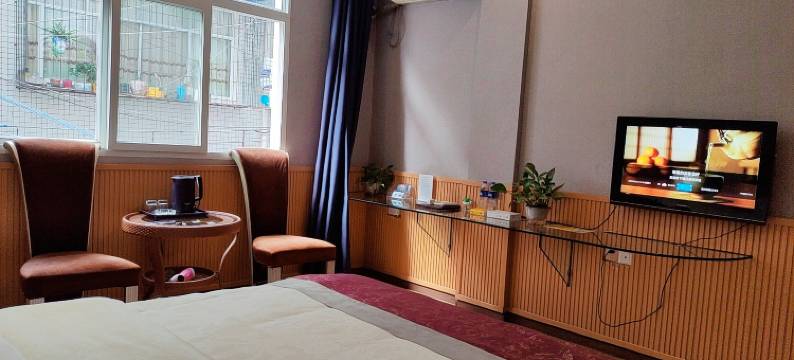 荣县月亮弯酒店图片