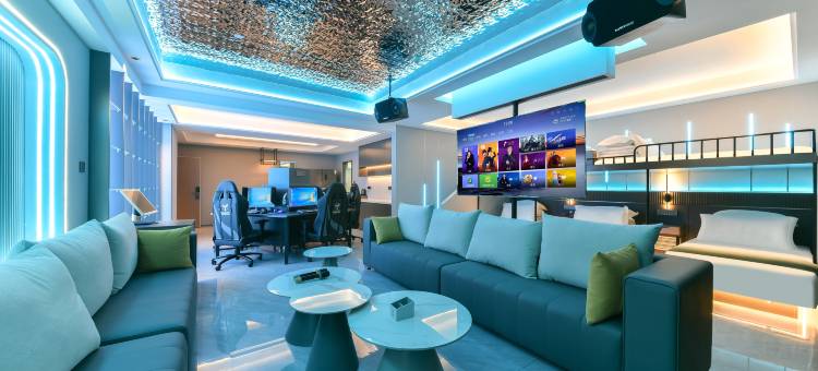 叶与晨电竞电影酒店(石家庄火车站河北艺术中心店)图片