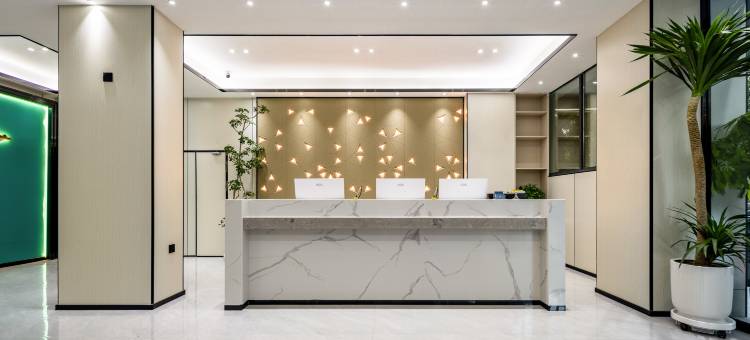 艺龙瑞云酒店(柳州胜利烧烤城店)图片