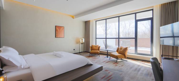 韵度假民宿(龙井足球小镇劳顶笨咖啡公园店)图片