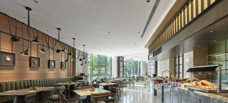 烟台金海岸希尔顿逸林酒店及套房图片