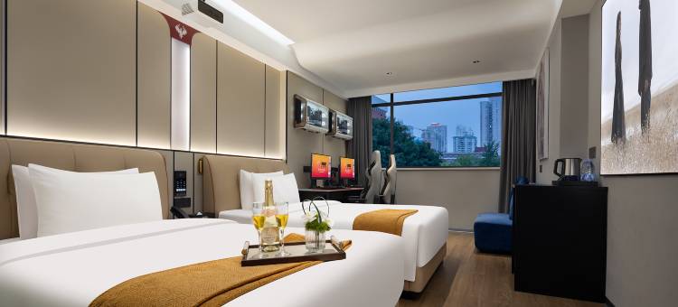 忆国潮电竞酒店(五一广场IFS国金中心店)图片