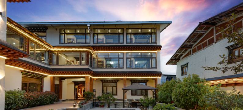 香格里拉曲登乃仓·供氧民宿(松赞林寺清晨摄影店)图片