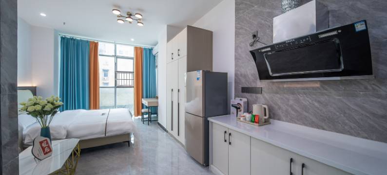 Run into　湖畔偶遇·影音美宿(西湖水东街店)图片