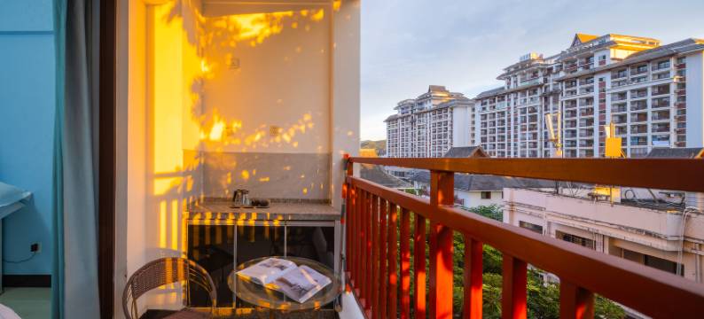 西双版纳澜江风情酒店(告庄星光夜市店)图片