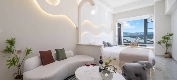 溪盼高空江景美宿图片