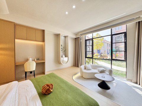 楚雄外星人度假酒店(彝海公园沙滩店)