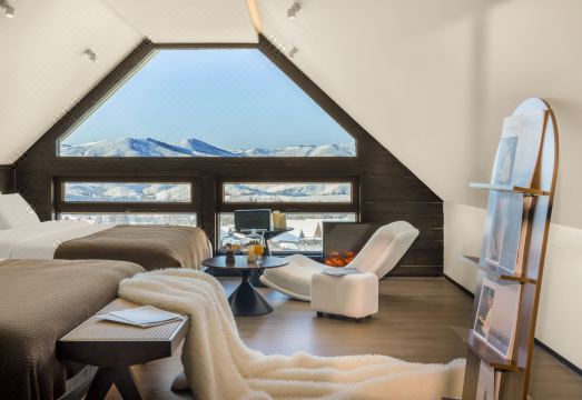 白哈巴踏雪松涧民宿外景图