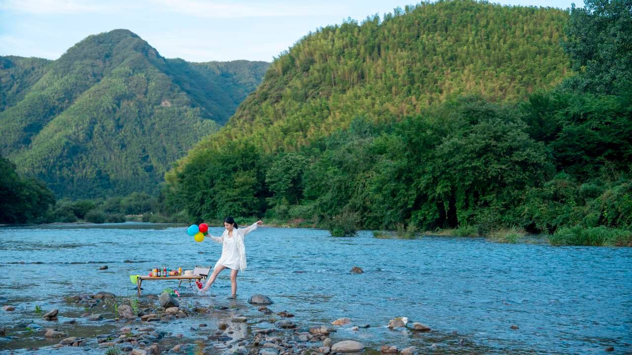 篝火山庄·溪畔·星空泳池亲子度假民宿(月亮湾景区店)图片