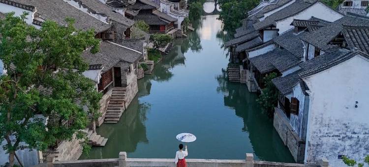 临潮公寓(海宁盐官观潮景区店)图片