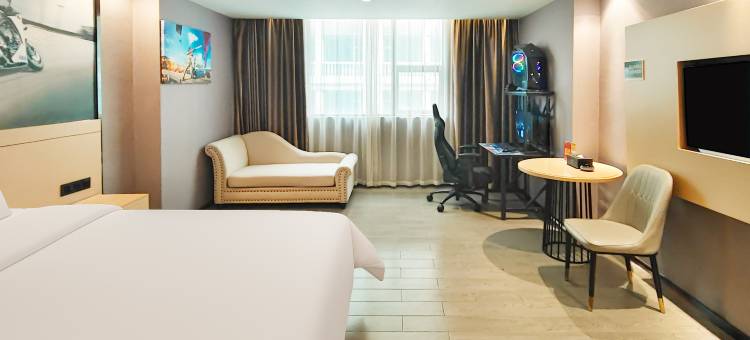 铂曼电竞酒店(江门东方广场店)图片