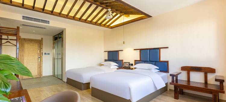 天高云淡大酒店(威宁县政府草海站店)图片