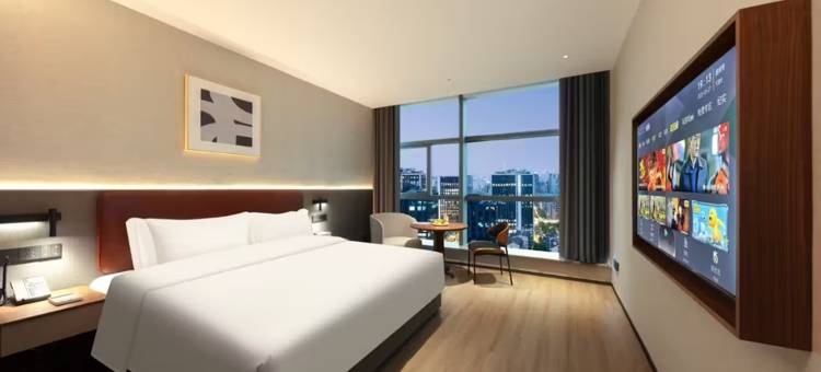 小鹿辰客·新兴海景酒店(三亚中服免税国际购物城店)图片