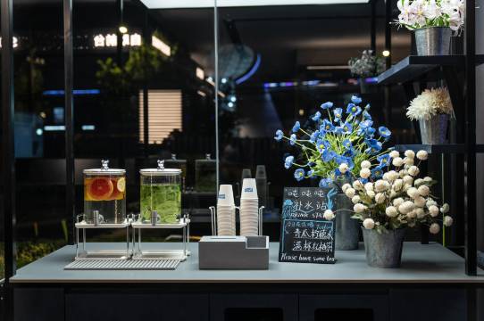 上海漕河泾漕宝路轻居酒店图片