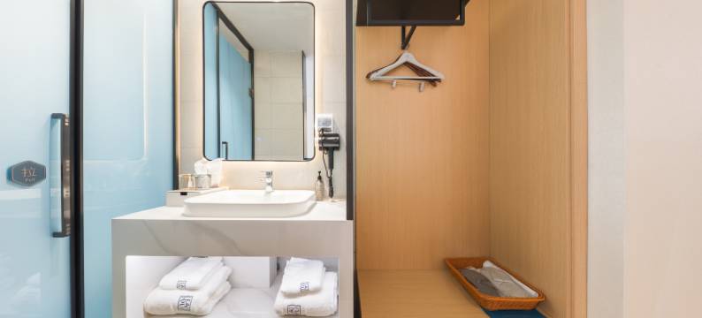 兰欧酒店(奎屯市团结东街大地中央广场店)图片