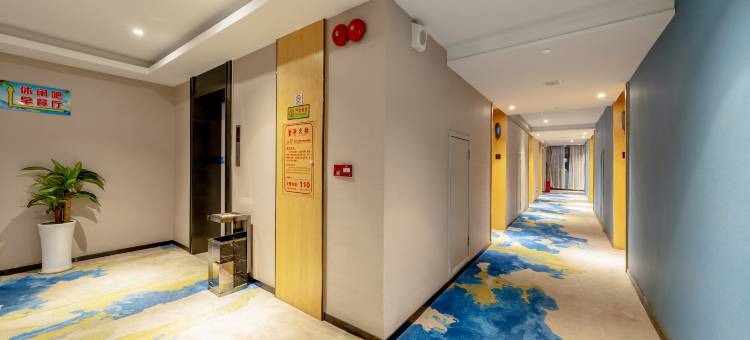 丽兹酒店(东莞凤岗沃尔玛店)图片