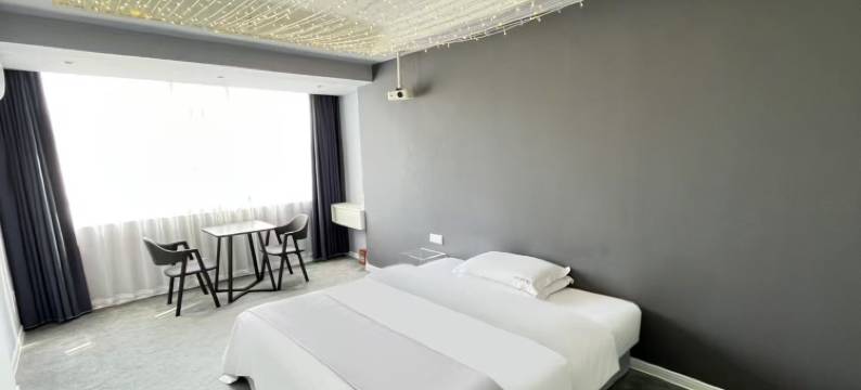 兴义卡伦视觉酒店图片