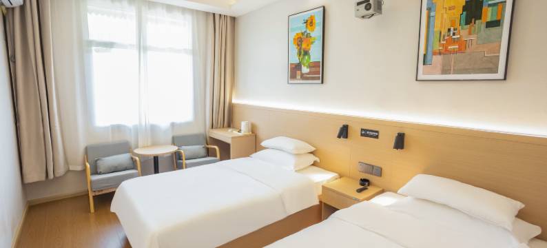 星之野·电竞酒店(告庄西双景星光夜市店)图片