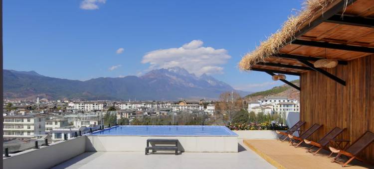 白云外·日照金山|雪山湖景双线观景秘境花园美宿(丽江古城区店)图片