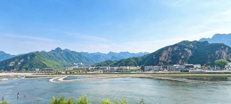 野三坡卿栖·日月与卿河景民宿(百里峡店)图片