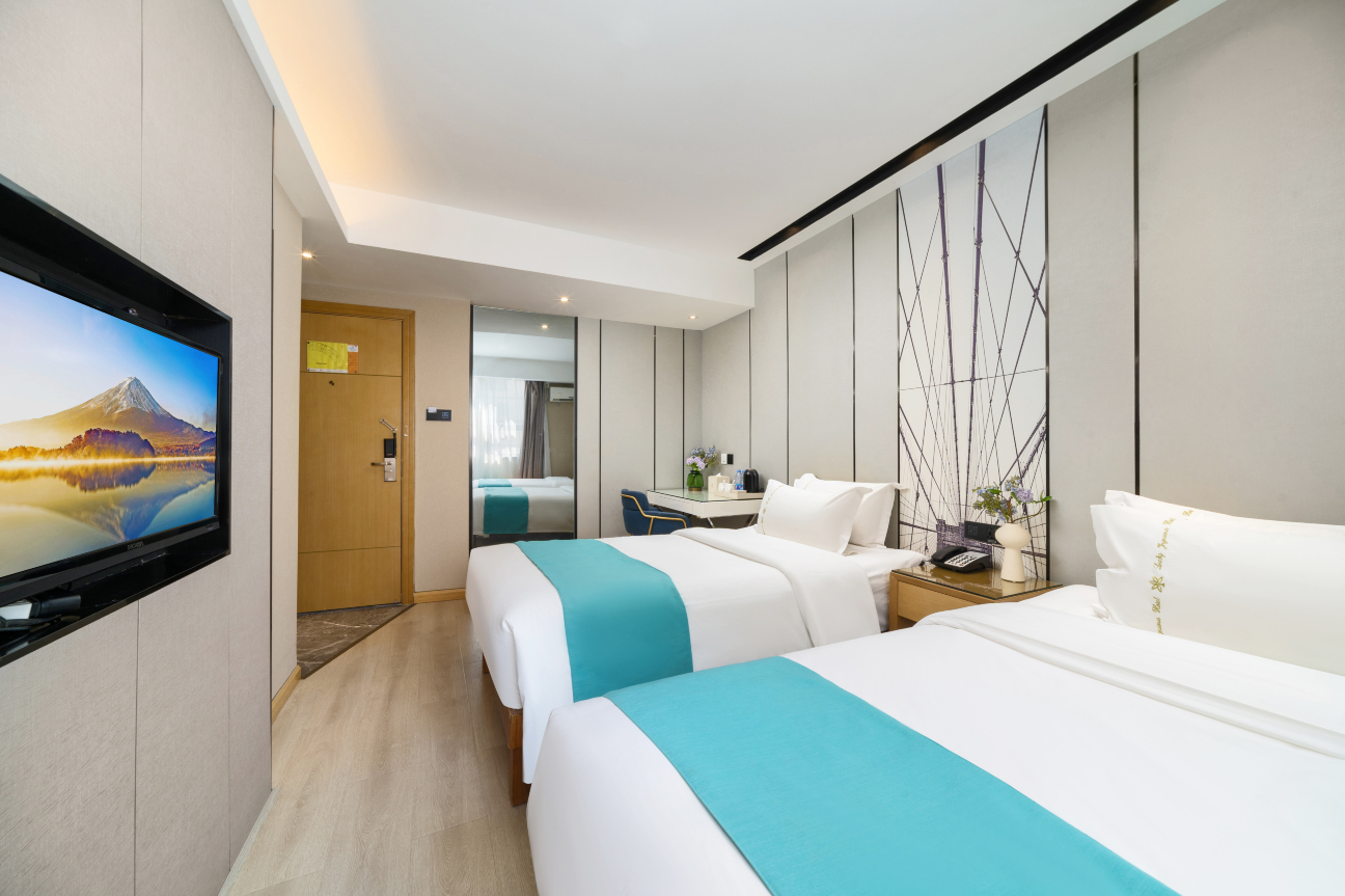 Gluck HotelHotel Overview